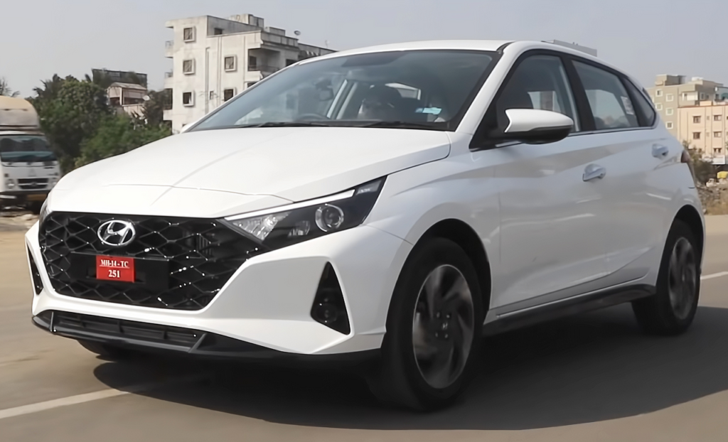 Hyundai i20: 2020 diesel model; current specifications differ. Reference image; not a promise of current variant appearance.